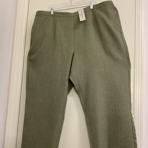 Alfred Dunner Straight Leg Pants Sage 24W NWT - Picture 1 of 6